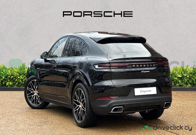 Porsche Cayenne Black