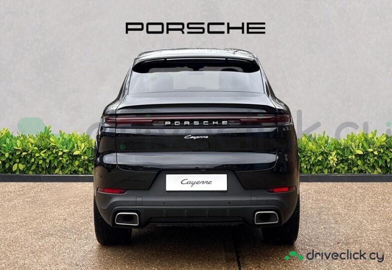Porsche Cayenne Black