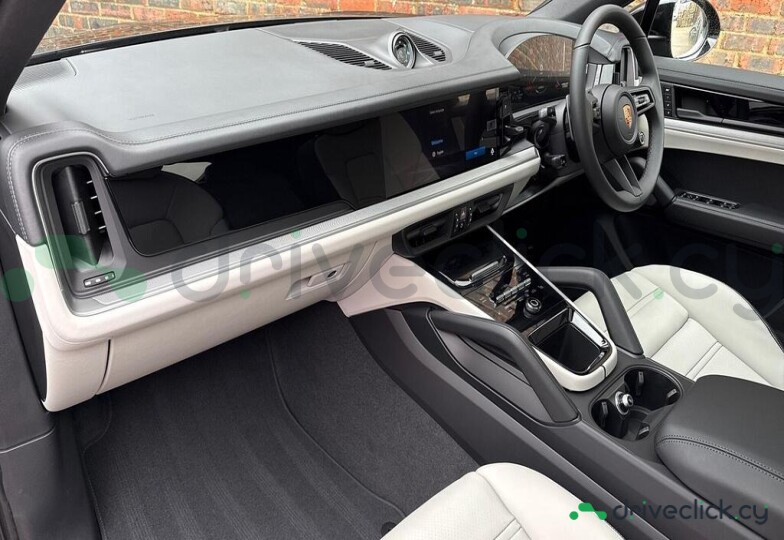 Porsche Cayenne Black