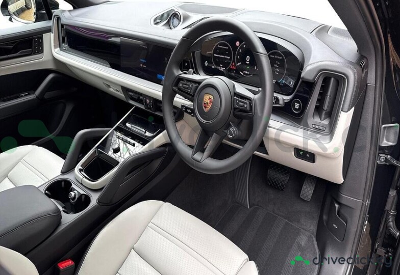 Porsche Cayenne Black
