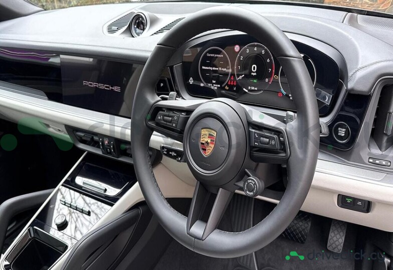 Porsche Cayenne Black