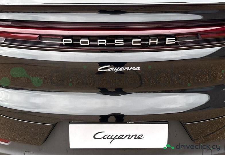 Porsche Cayenne Black