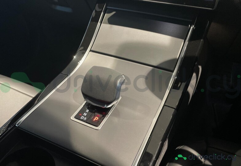 Land Rover Range Rover Velar White
