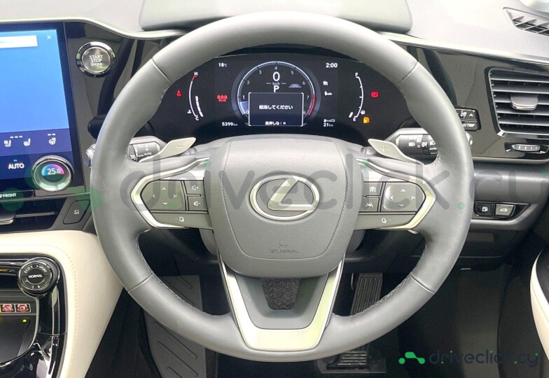 Lexus NX Белый