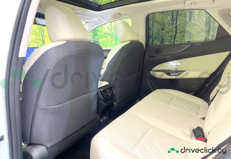 Lexus NX Белый