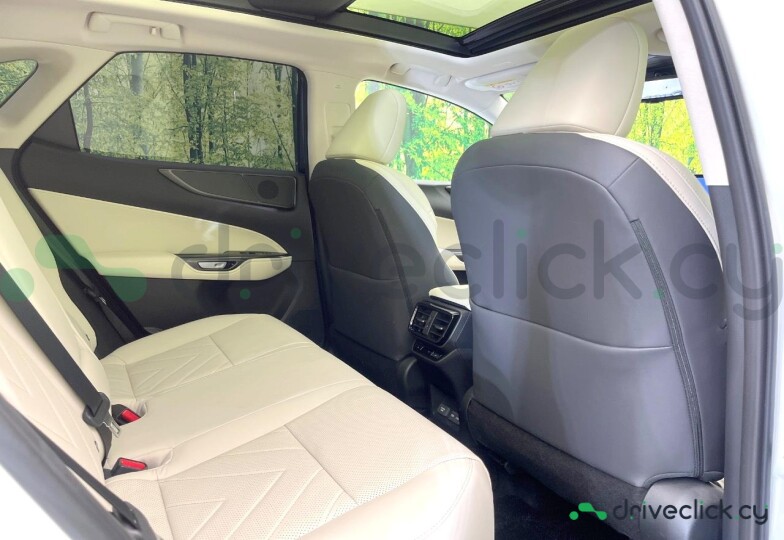 Lexus NX Белый