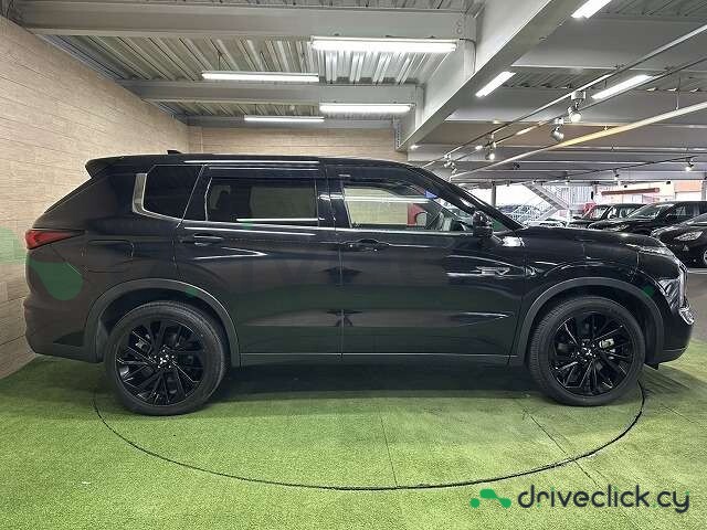Mitsubishi Outlander Black