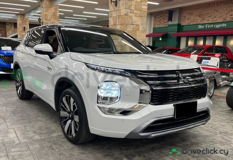 Mitsubishi Outlander White