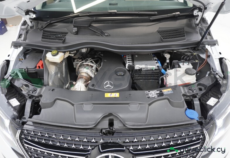 Mercedes V-class Белый