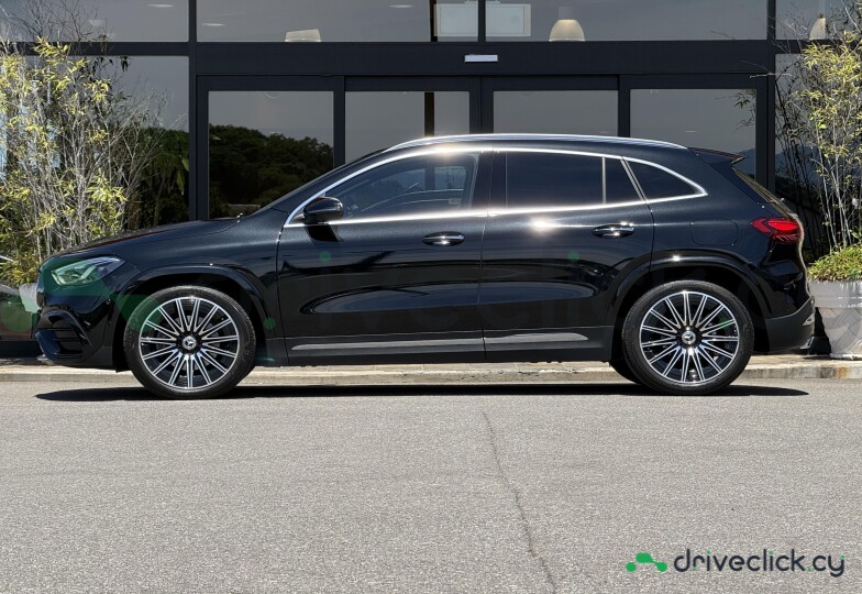 Mercedes GLA-class Black
