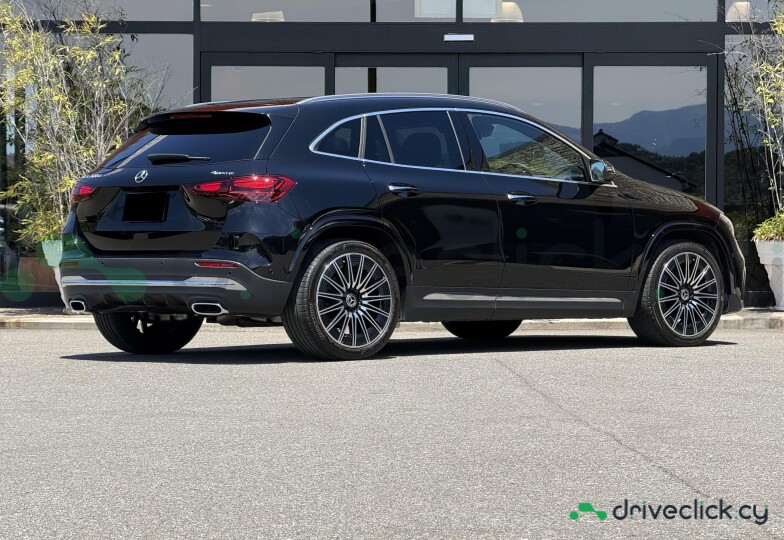 Mercedes GLA-class Black