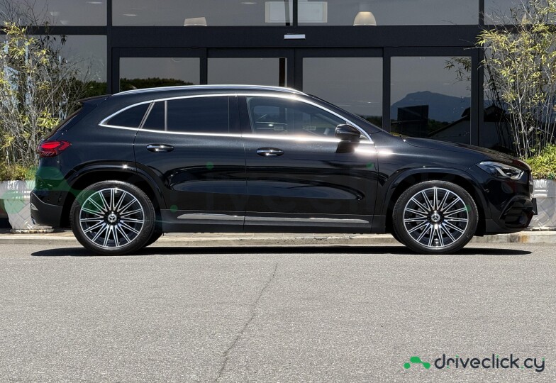Mercedes GLA-class Black
