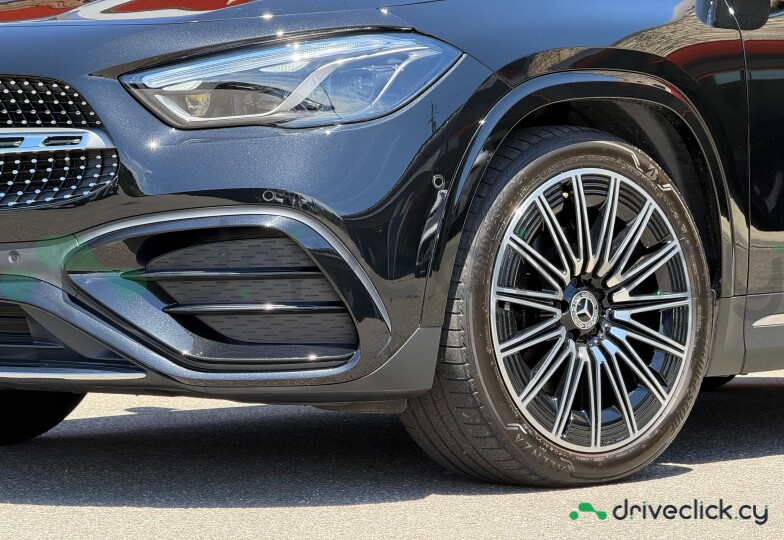 Mercedes GLA-class Black