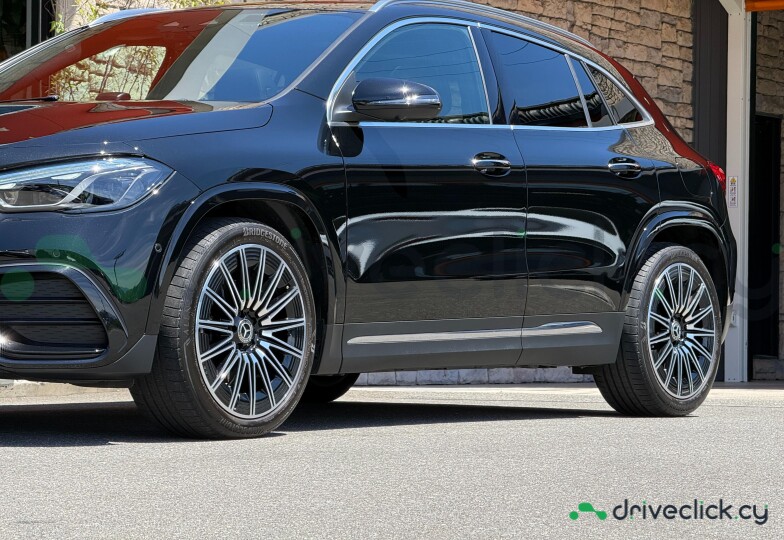Mercedes GLA-class Black