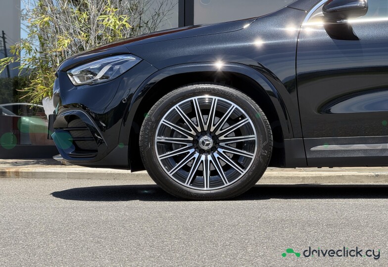 Mercedes GLA-class Black