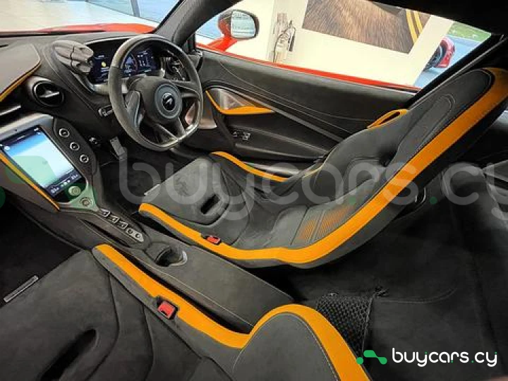 McLaren 750S Оранжевый