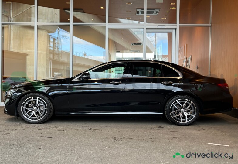 Mercedes E-class Черный