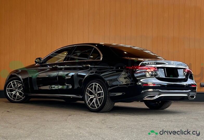 Mercedes E-class Черный