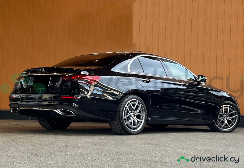 Mercedes E-class Черный
