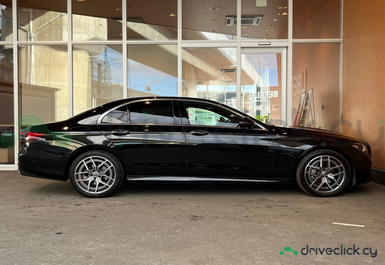 Mercedes E-class Черный