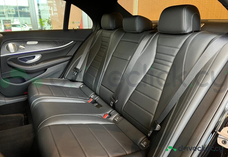 Mercedes E-class Черный