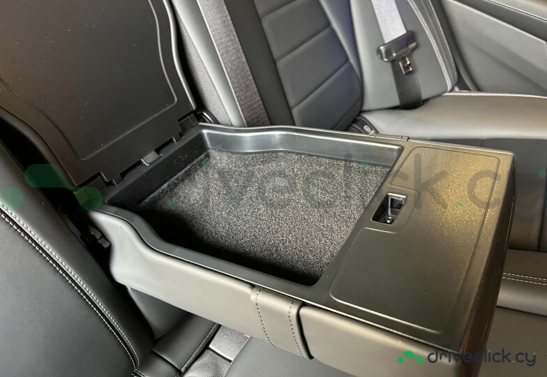 Mercedes E-class Черный