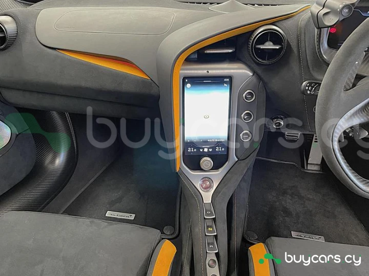 McLaren 750S Оранжевый