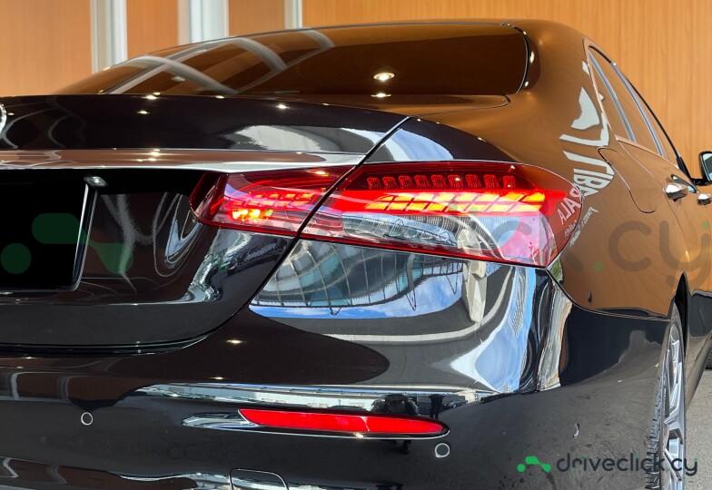 Mercedes E-class Черный