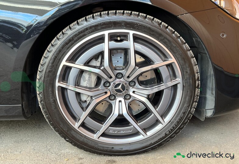 Mercedes E-class Черный