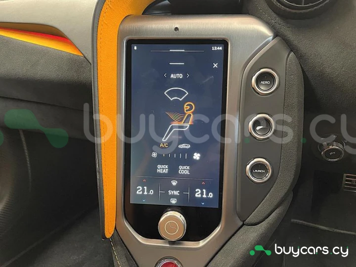 McLaren 750S Оранжевый