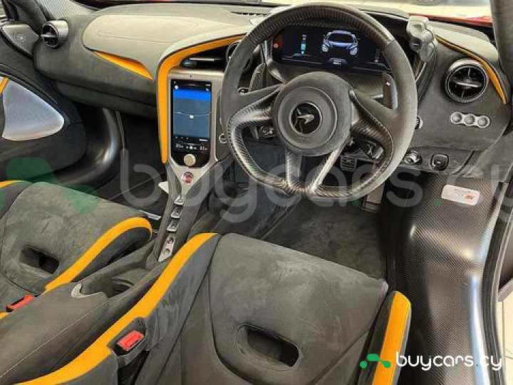 McLaren 750S Оранжевый