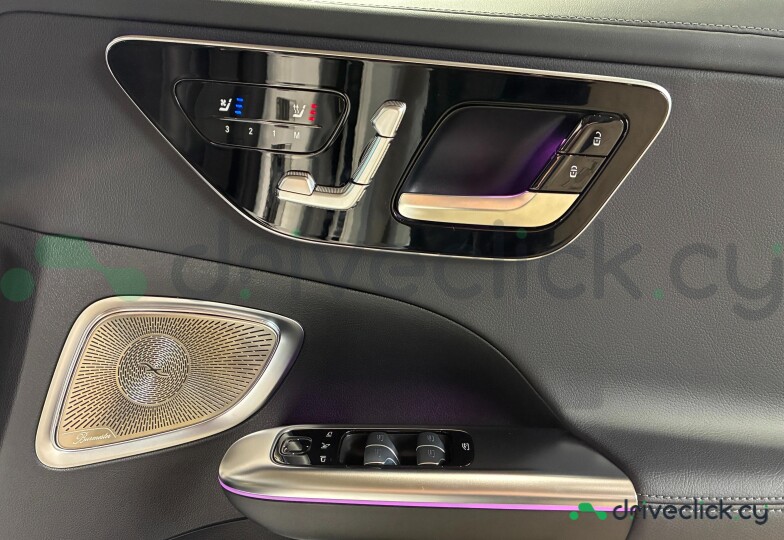 Mercedes C-class Белый