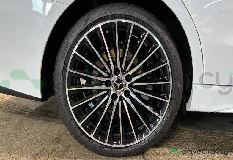 Mercedes C-class Белый