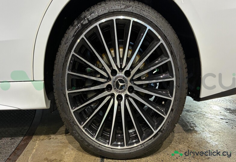 Mercedes C-class Белый