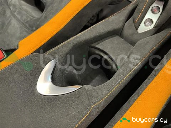 McLaren 750S Оранжевый