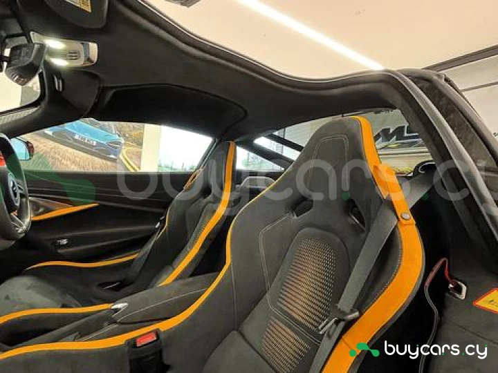 McLaren 750S Оранжевый