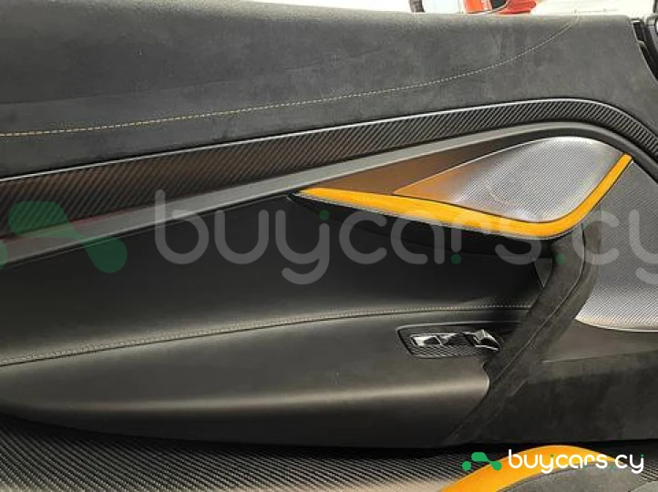 McLaren 750S Оранжевый