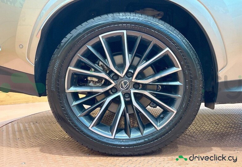 Lexus NX Серый