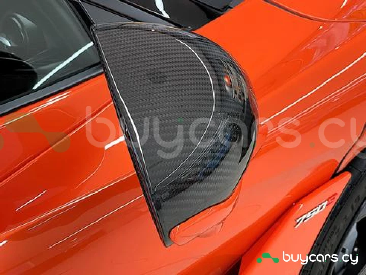 McLaren 750S Оранжевый