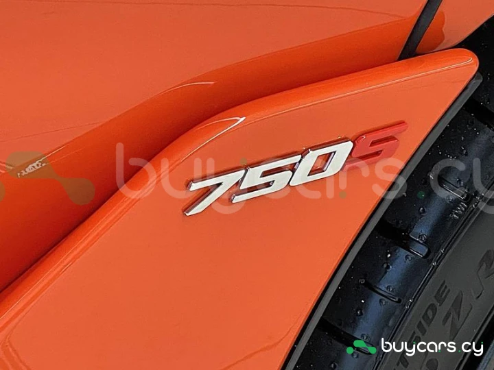 McLaren 750S Оранжевый