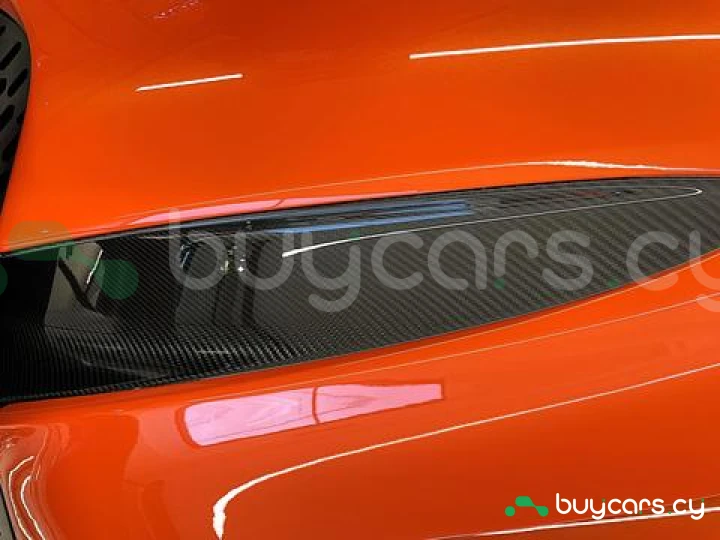 McLaren 750S Оранжевый