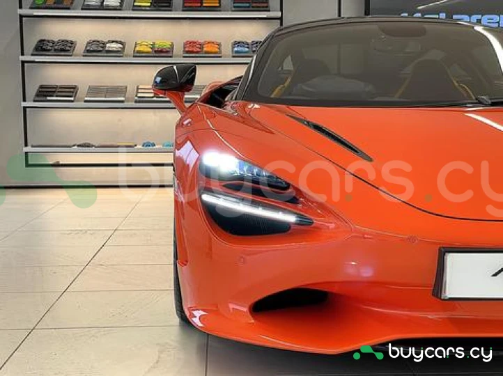 McLaren 750S Оранжевый