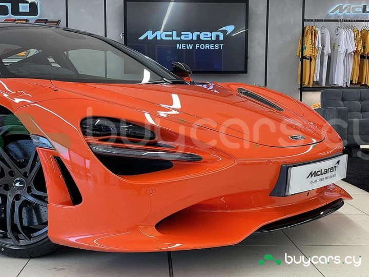 McLaren 750S Оранжевый