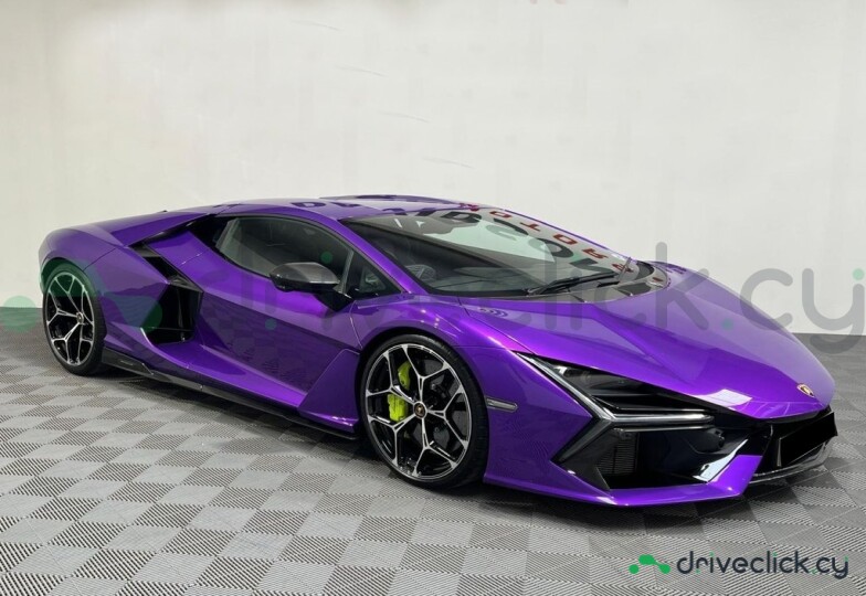 Lamborghini Revuelto Purple