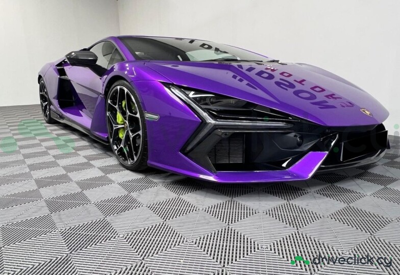 Lamborghini Revuelto Purple