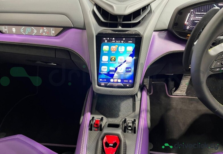 Lamborghini Revuelto Purple