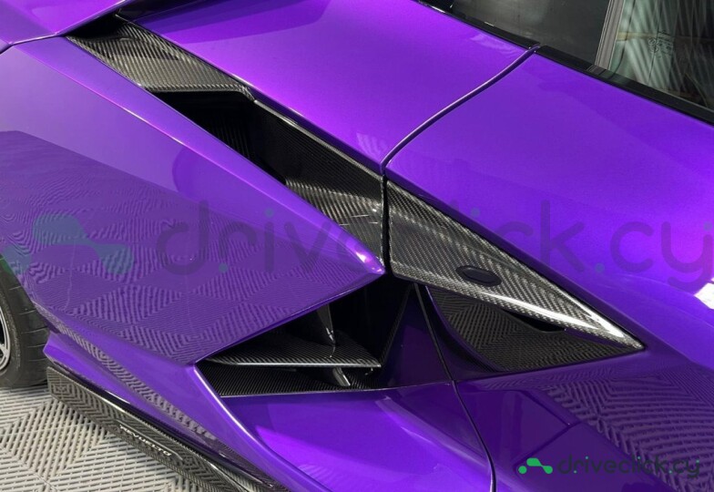 Lamborghini Revuelto Purple