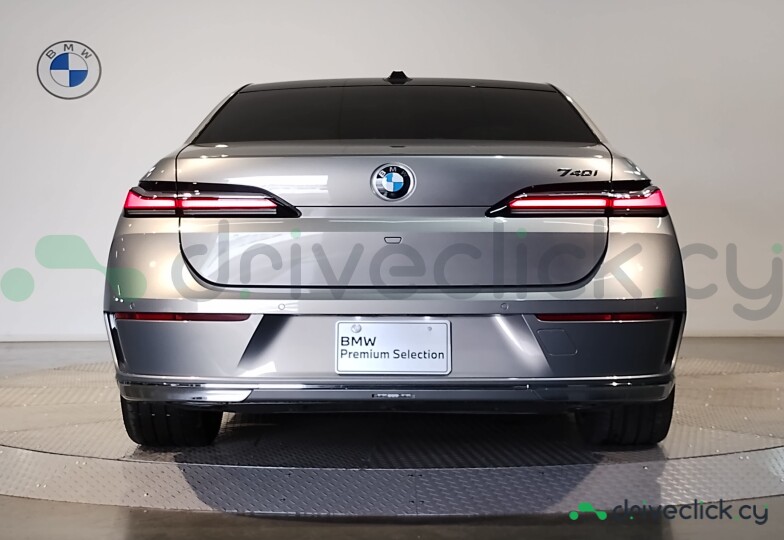 BMW 7 series Grey