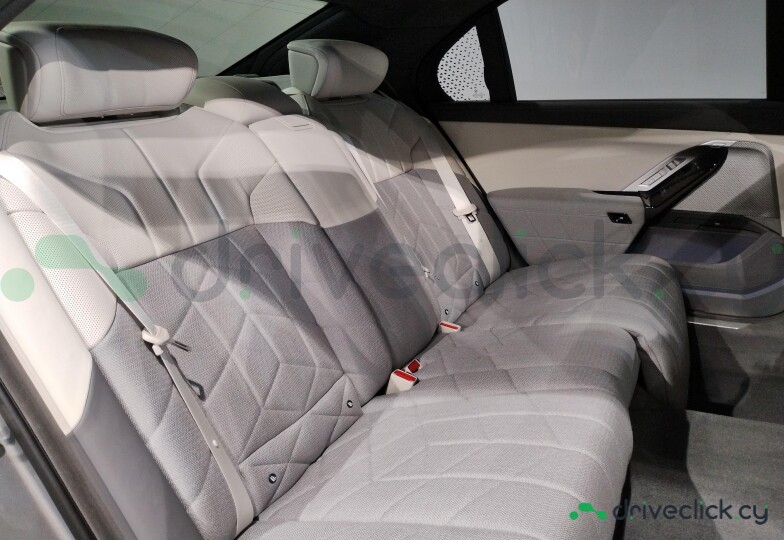 BMW 7 series Grey