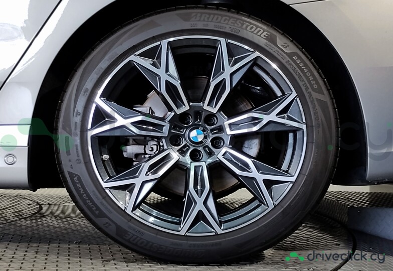 BMW 7 series Grey